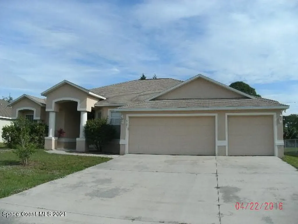 1531 Gardenton Street NW Palm Bay FL 32907