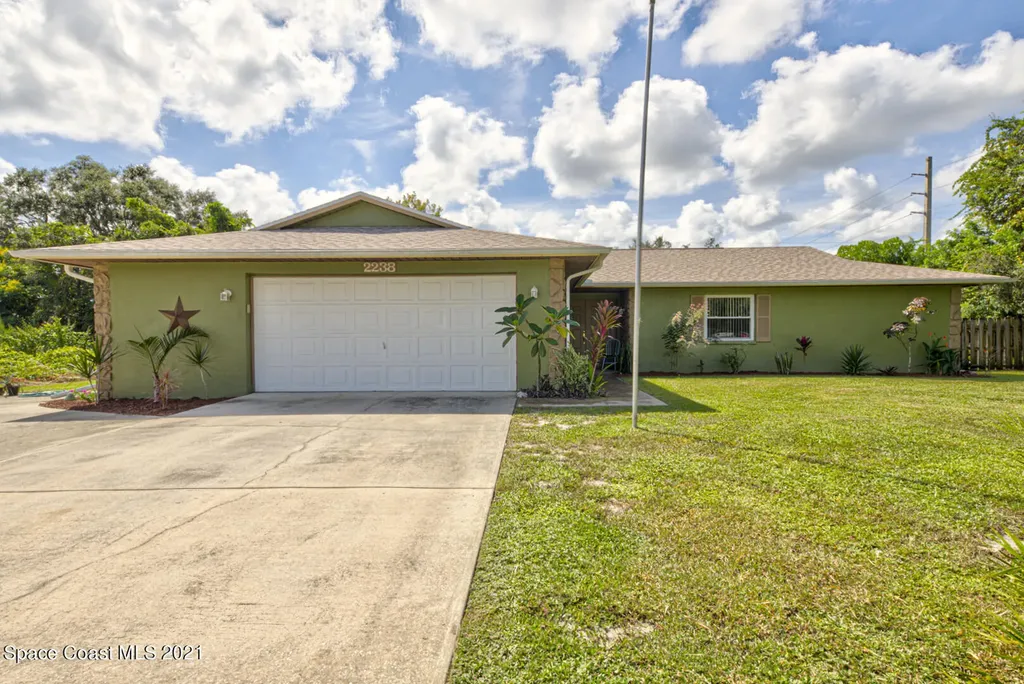 2246 Hialeah Street NE Palm Bay FL 32907