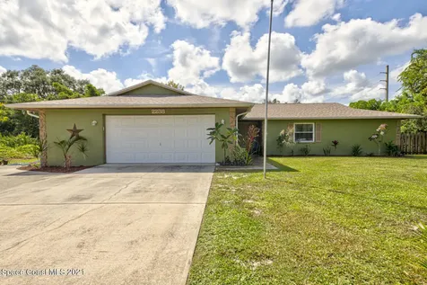 2246 Hialeah Street NE Palm Bay FL 32907