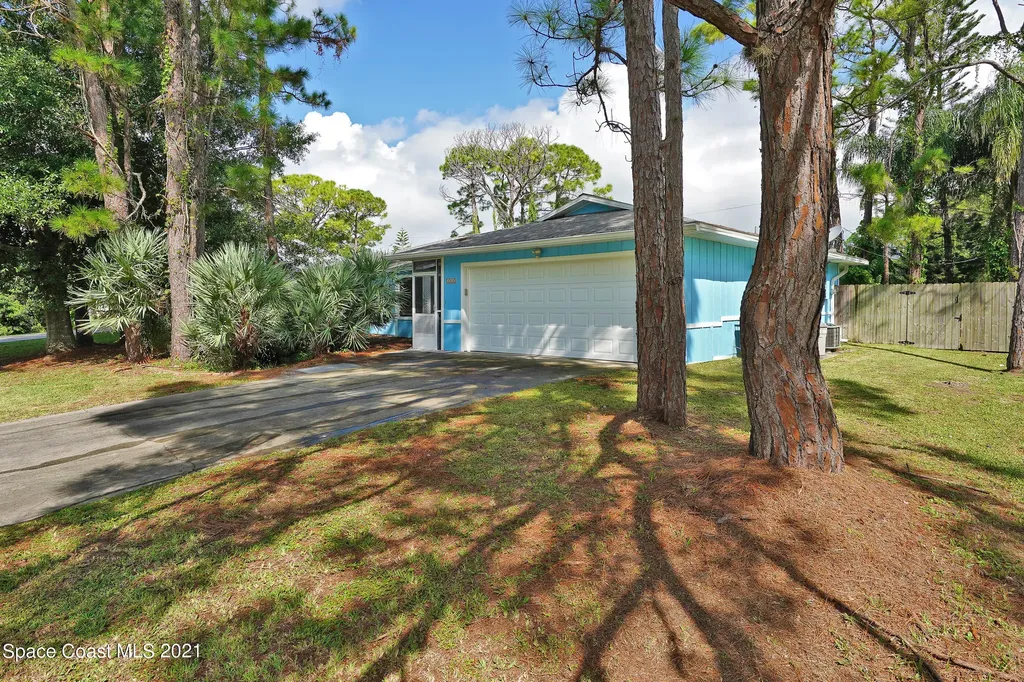 1325 Helvenston Street NW Palm Bay FL 32907