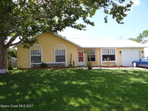 676 Munich Street NW Palm Bay FL 32907