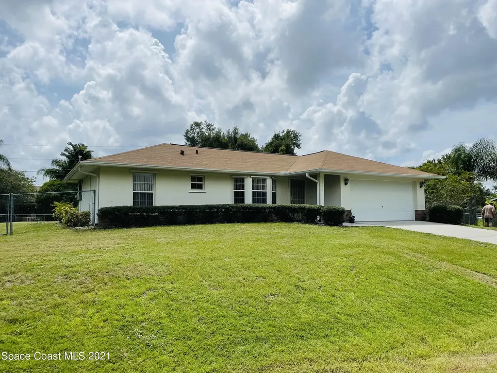 540 Sherman Street SE Palm Bay FL 32909
