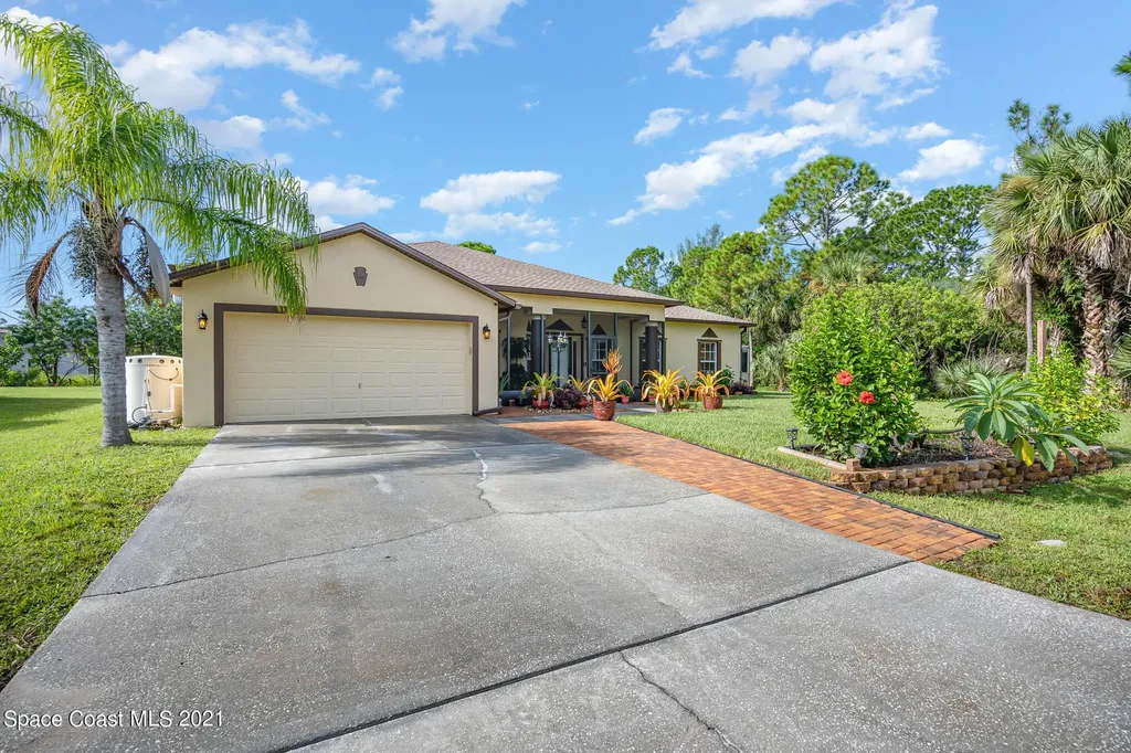 1886 Viburnum Road NW Palm Bay FL 32907