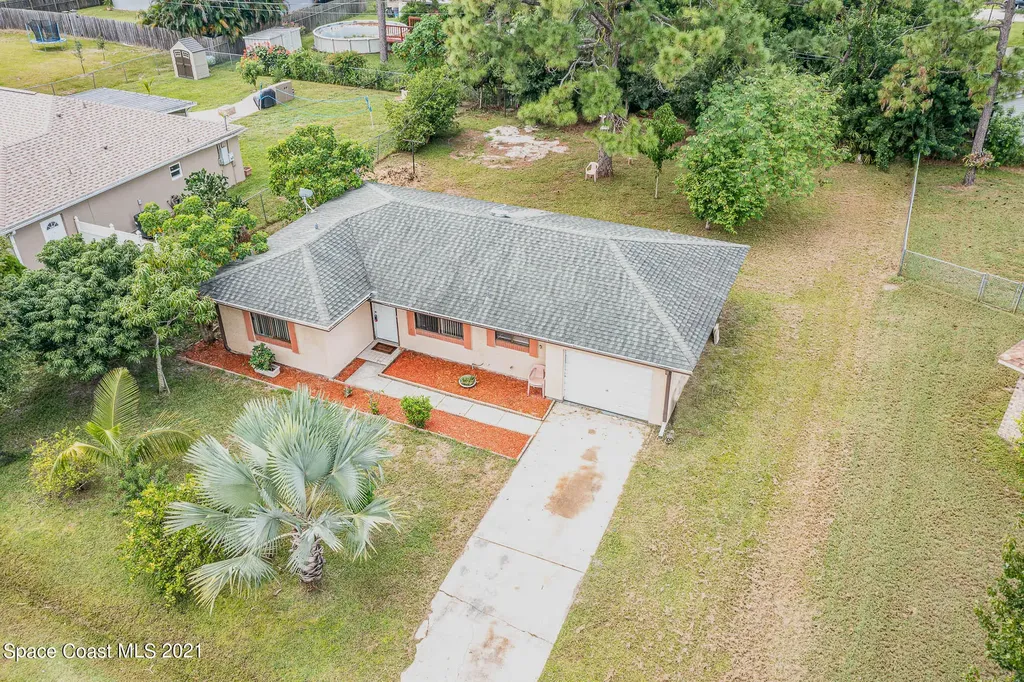 960 Carrot Avenue SE Palm Bay FL 32909