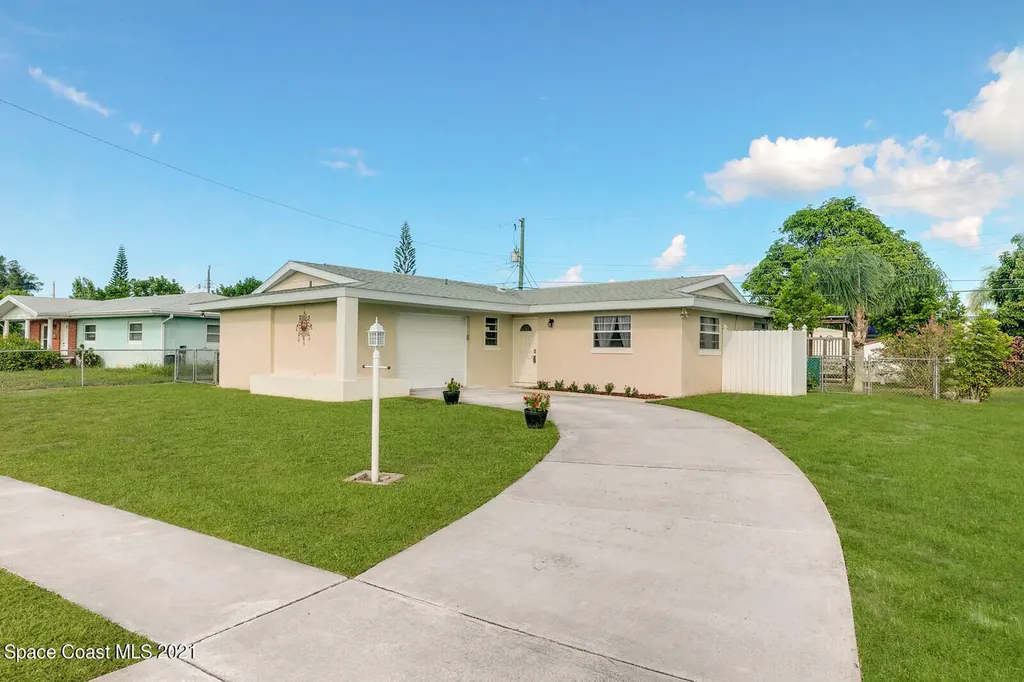 823 Bianca Drive NE Palm Bay FL 32905