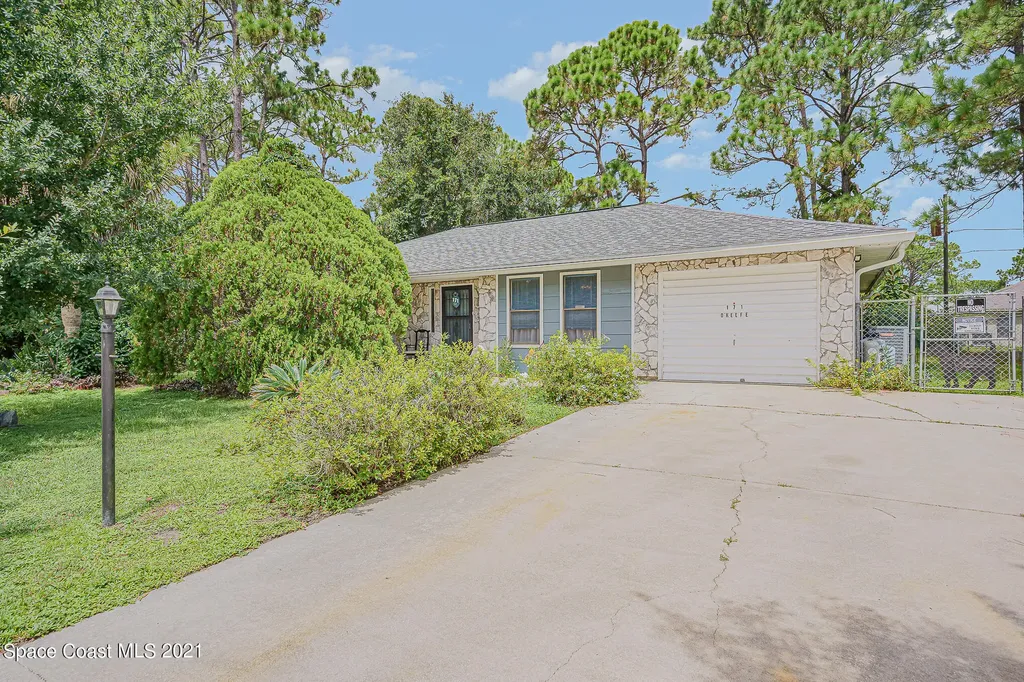 171 Okeefe Street SE Palm Bay FL 32909