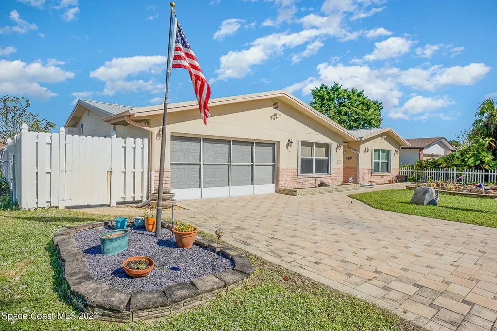 1226 Yacht Club Boulevard Indian Harbour Beach FL 32937