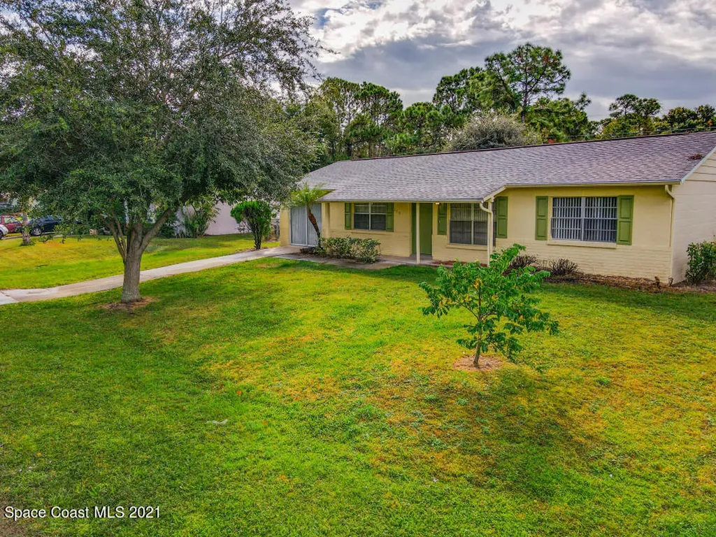 154 Okeefe Street SE Palm Bay FL 32909