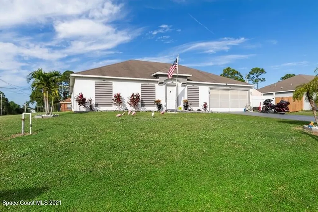 2898 Fontainebleau Avenue SE Palm Bay FL 32909