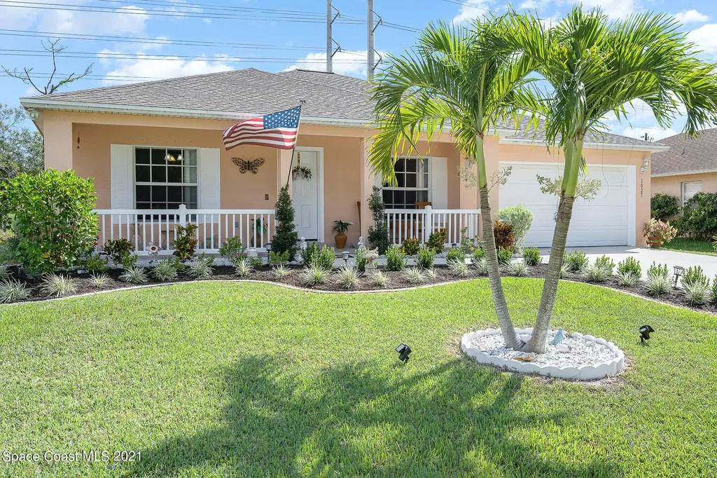 1027 Glencove Avenue NW Palm Bay FL 32907