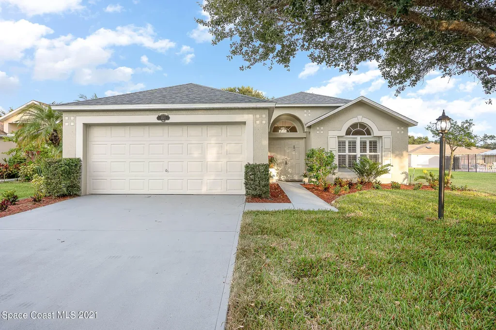 1511 Vista Lake Circle Melbourne FL 32904