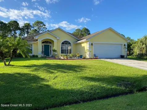 490 Fitzsimmons Street SW Palm Bay FL 32908
