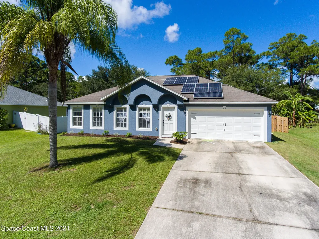 829 Raymond Street SE Palm Bay FL 32909