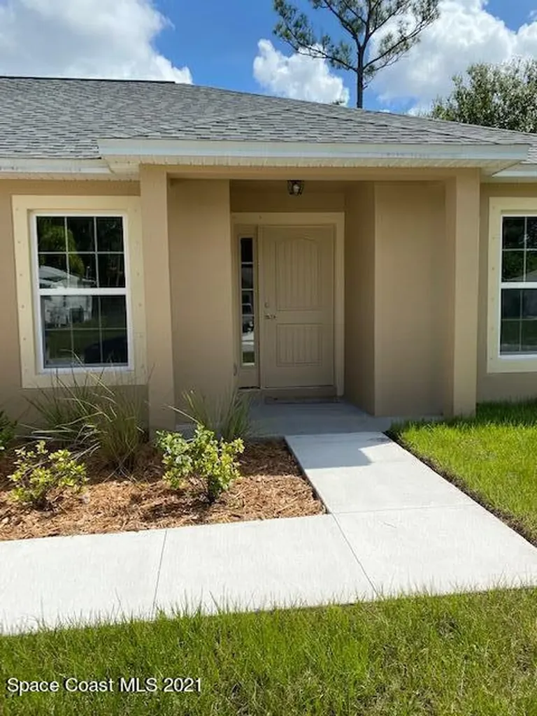 515 Holmes Avenue NW Palm Bay FL 32907
