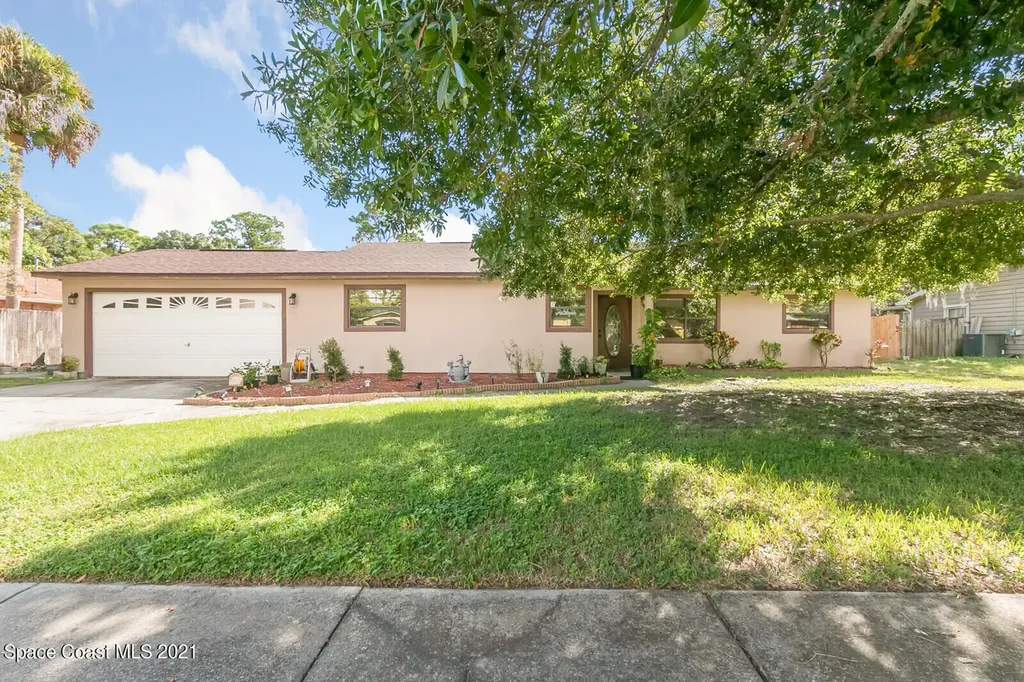 2824 School Drive NE Palm Bay FL 32905