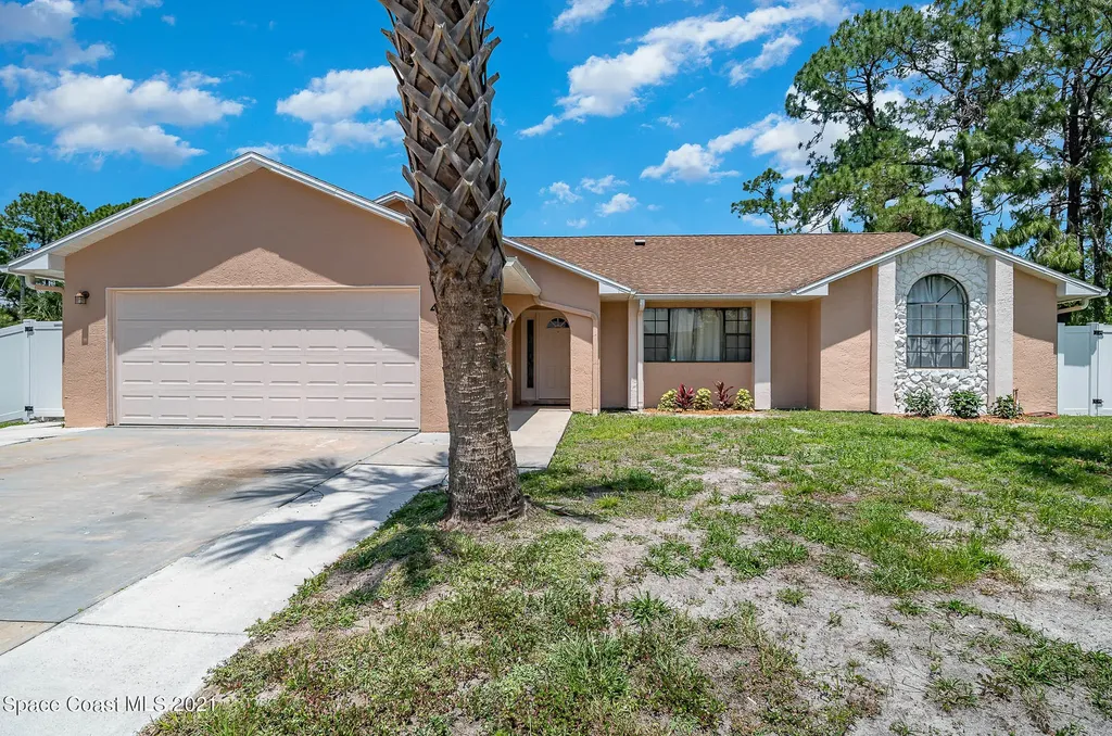 463 Trumpet Street SW Palm Bay FL 32908