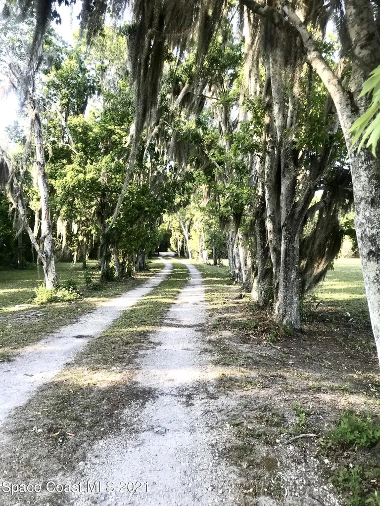6605 State Road 46 Mims FL 32754