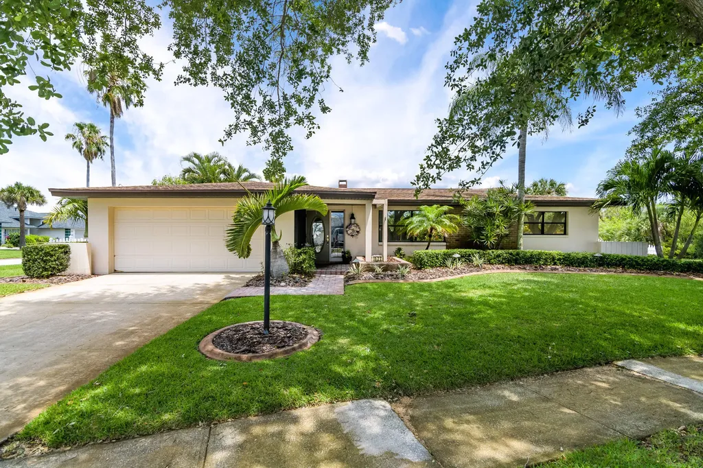 1520 Girard Boulevard Merritt Island FL 32952