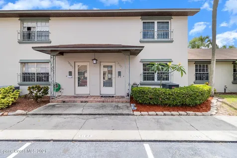 5185 La Mancha Court Orlando FL 32822