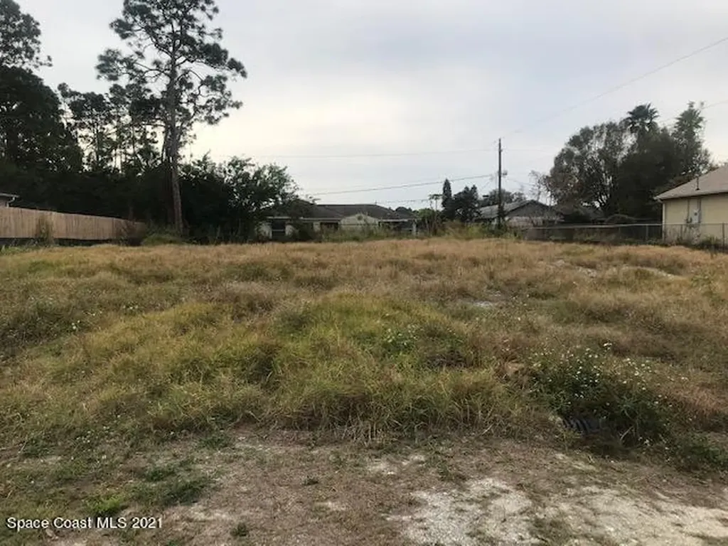 1326 Hegira Street NW Palm Bay FL 32907