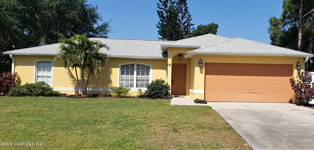 820 Hawaii Avenue NW Palm Bay FL 32907