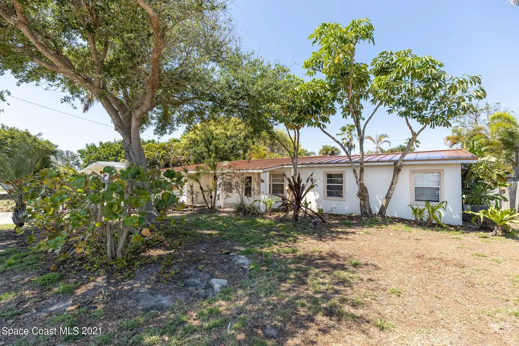220 Avenida De La Vista Indialantic FL 32903