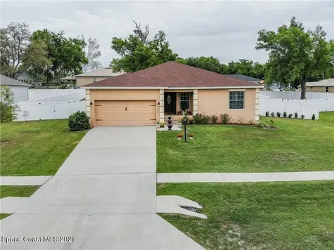 317 Woods Landing Drive Lady Lake FL 32159