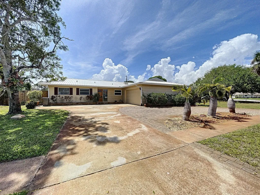 1275 Johns Circle Merritt Island FL 32952