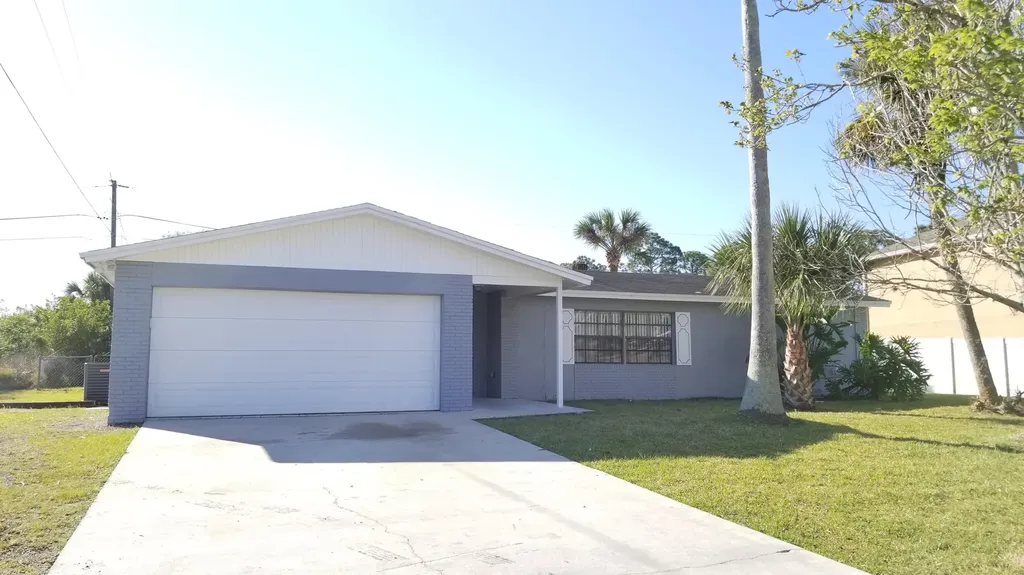 682 Americana Boulevard NE Palm Bay FL 32907