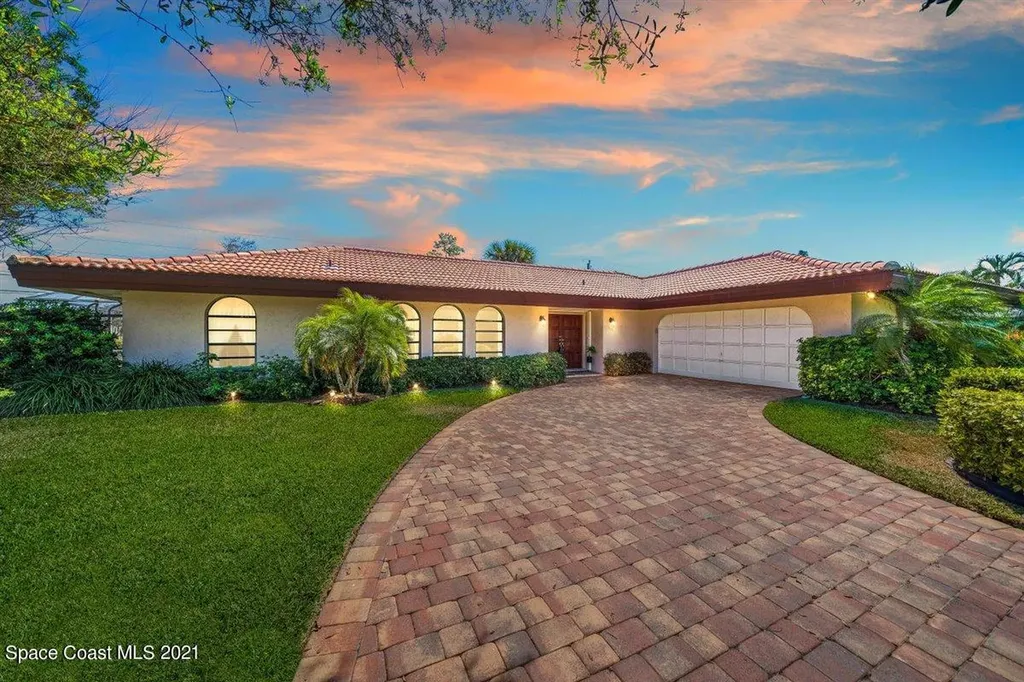 319 Eighth Avenue Indialantic FL 32903