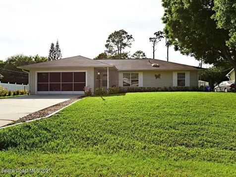 1425 16th Court SW Vero Beach FL 32962
