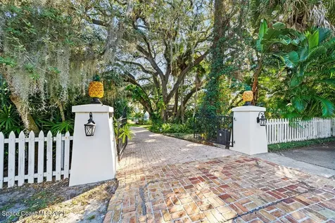 1621 Pineapple Avenue Melbourne FL 32935