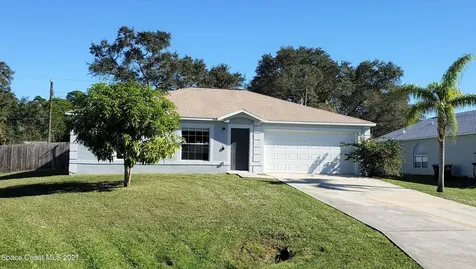 685 Elizabeth Street SE Palm Bay FL 32909