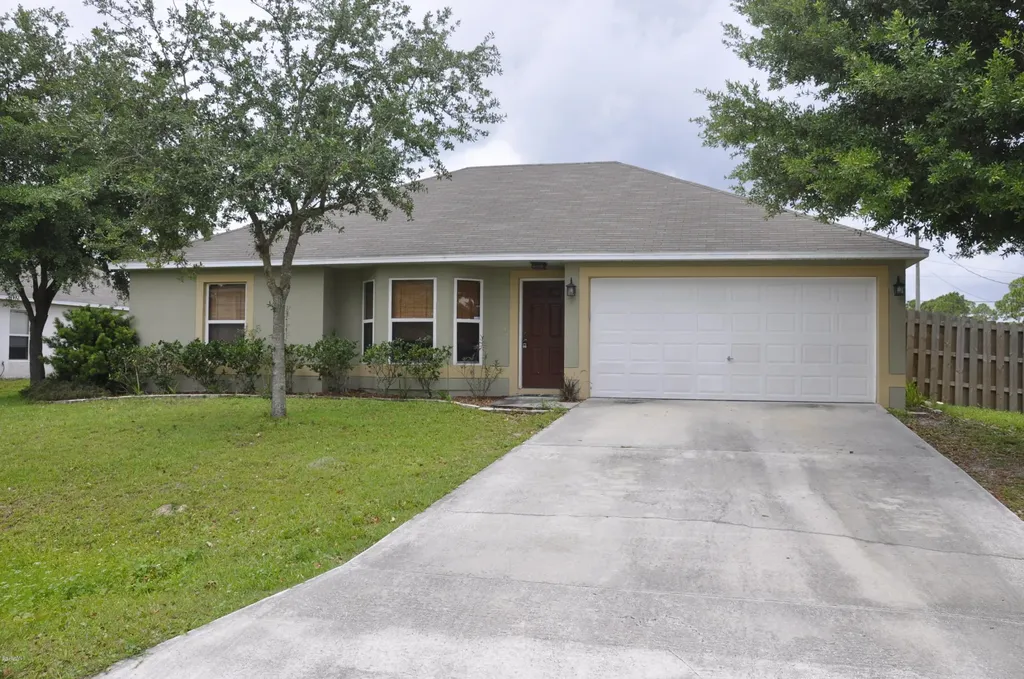 1050 Helena Avenue NW Palm Bay FL 32907