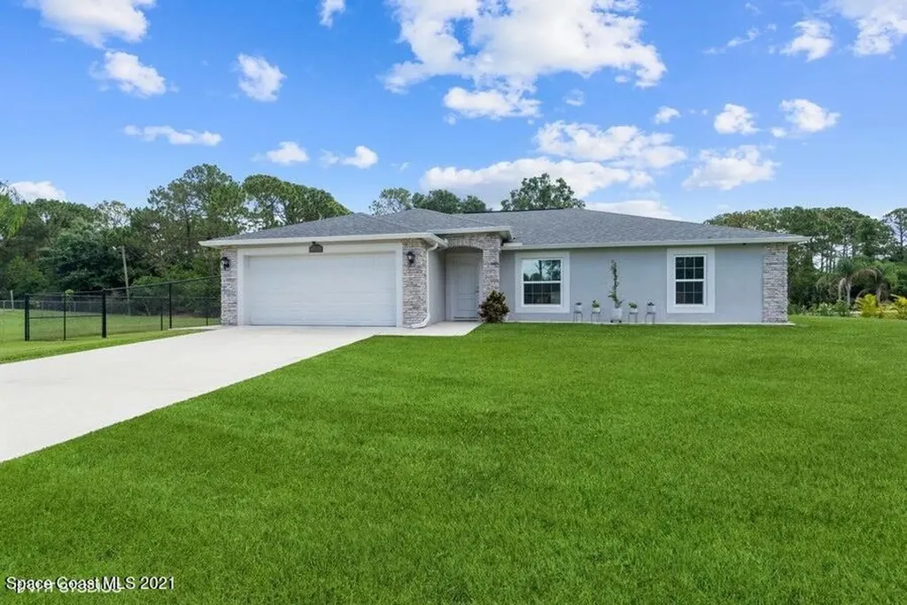 987 Raleigh Road SE Palm Bay FL 32909