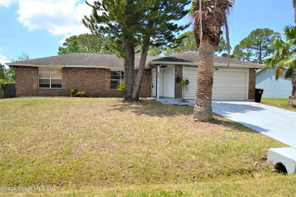 1084 Hunt Street NW Palm Bay FL 32907