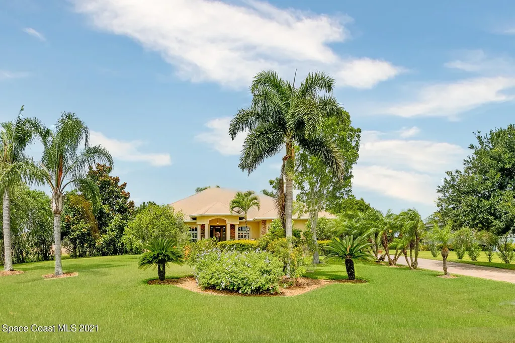4038 Gardenwood Circle Grant FL 32949