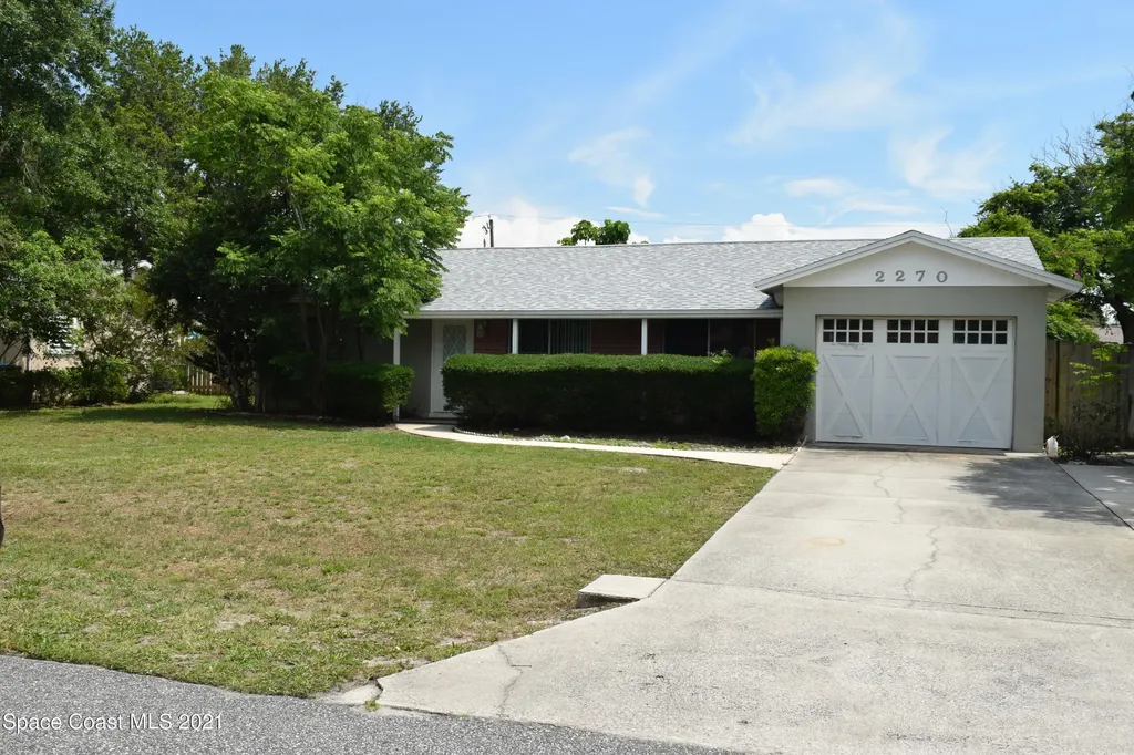 2270 Hialeah Street NE Palm Bay FL 32907