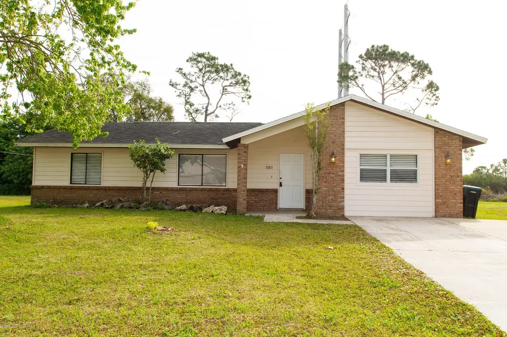 1083 Glencove Avenue NW Palm Bay FL 32907