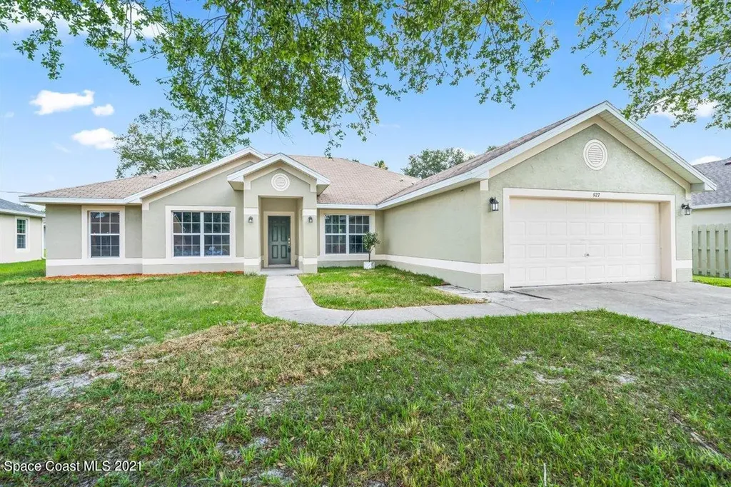 927 Eastlake Street SE Palm Bay FL 32909