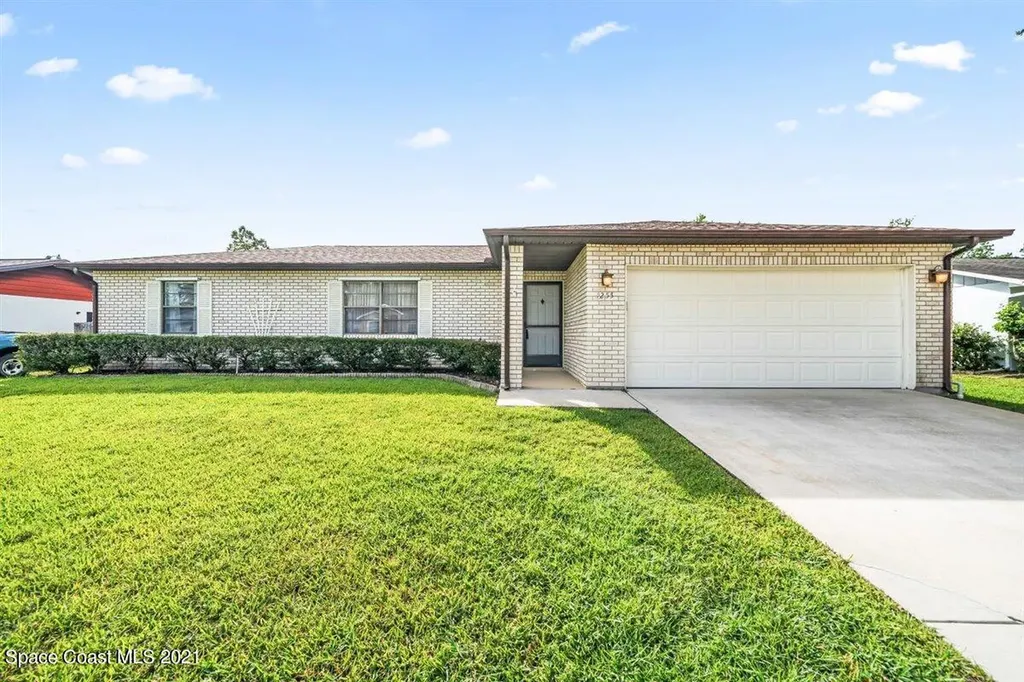 1255 Deggen Court NW Palm Bay FL 32907