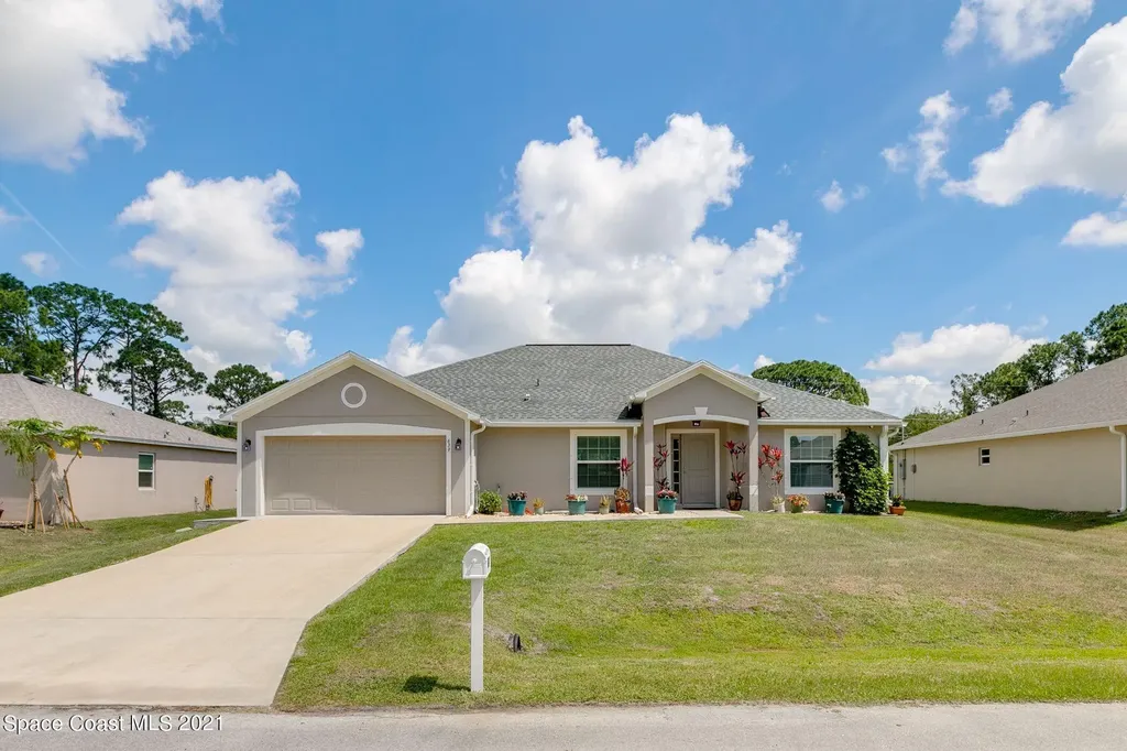 639 Black Horse Street SE Palm Bay FL 32909