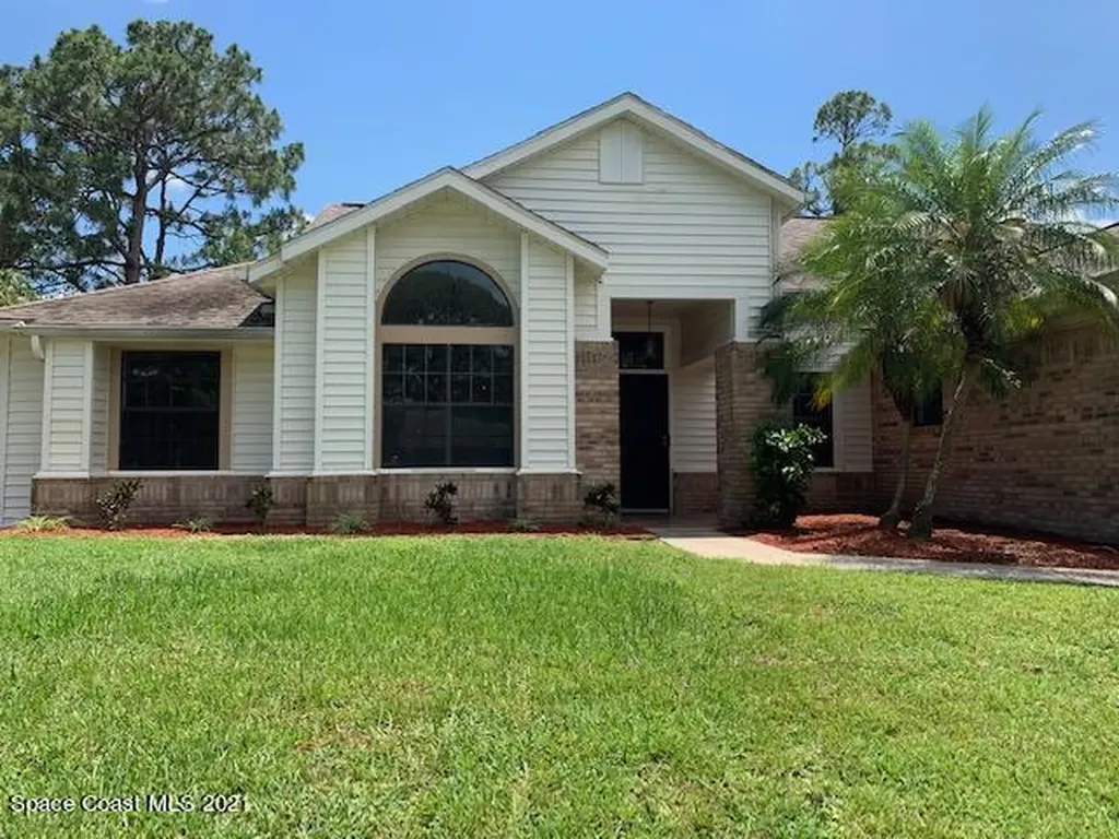 1098 Elmsford Street NW Palm Bay FL 32907