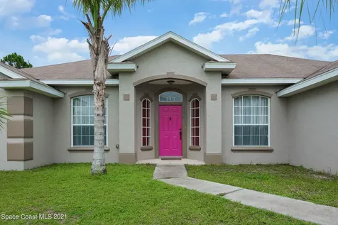 290 Heritage Street SW Palm Bay FL 32908