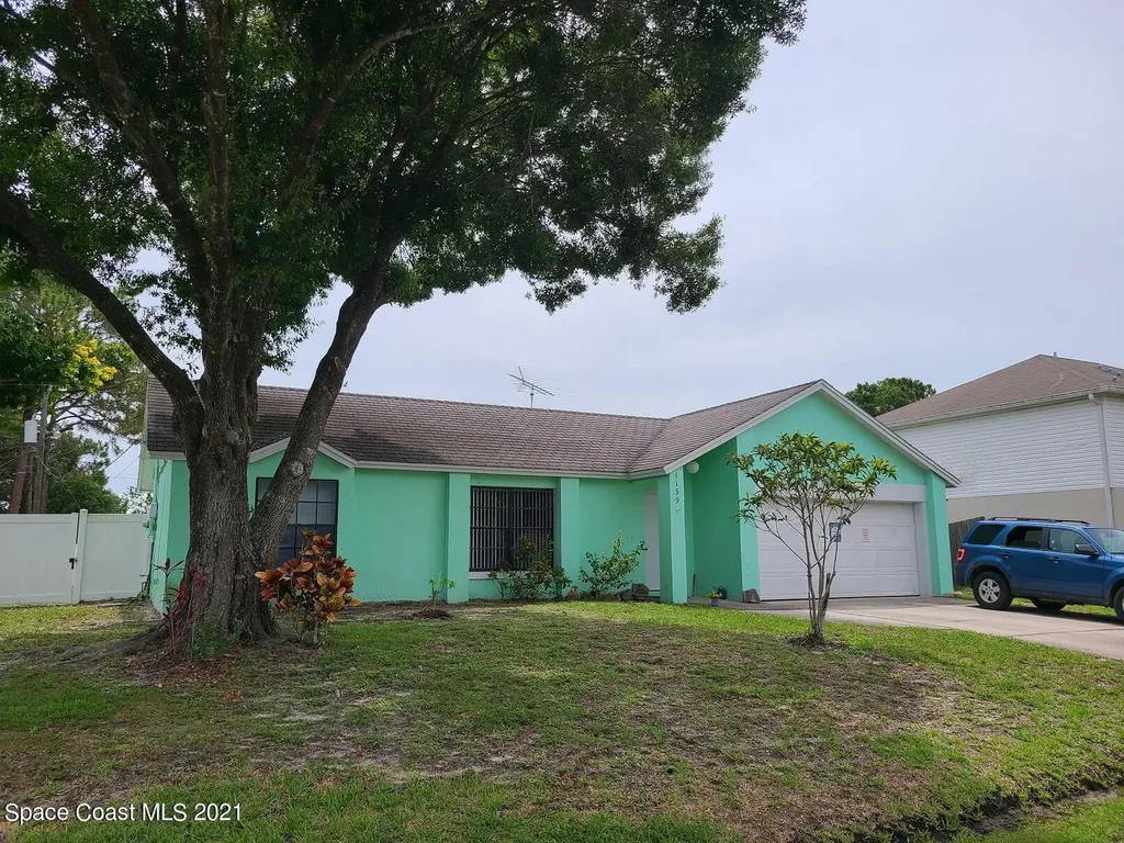 1139 Price Avenue NW Palm Bay FL 32907