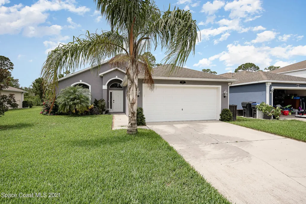 687 Peachtree Street Titusville FL 32780