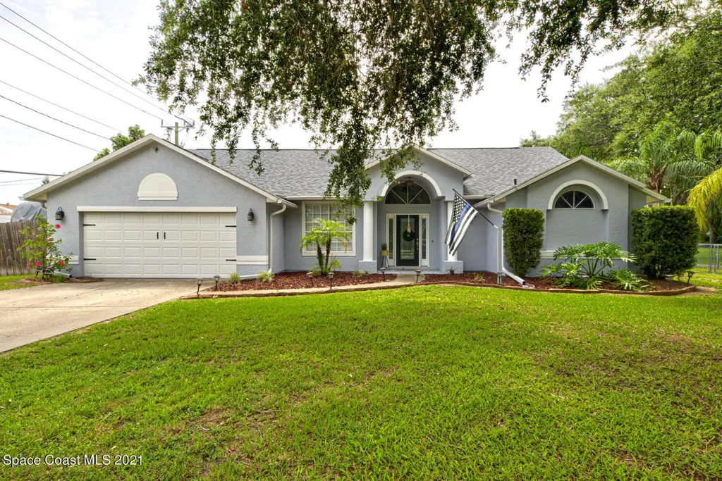 1520 S Tropical Trail Merritt Island FL 32952