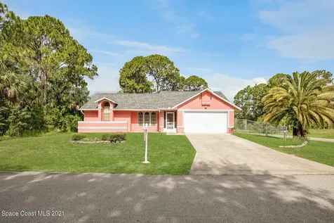 798 Isar Avenue NW Palm Bay FL 32907