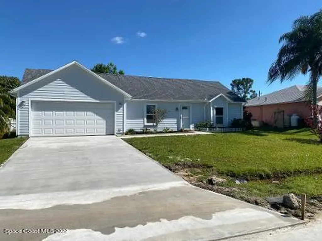 1551 Heartwellville Street NW Palm Bay FL 32907