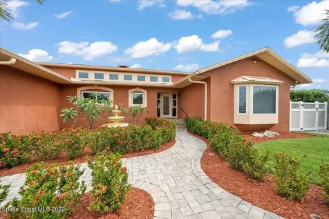 83 W Bay Drive Cocoa Beach FL 32931